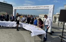 Кличко и Волкер презентовали американский университет, который откроют в столице