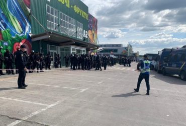 После скандала с рейдерством под Киевом снова заработал рынок Столичный (видео)