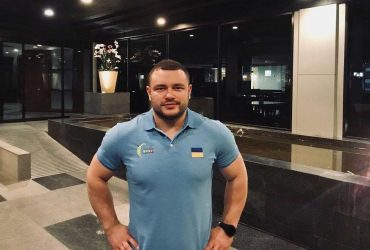 "Корумпована організація": українського важкоатлета відсторонили після поста про Москву у вогні
