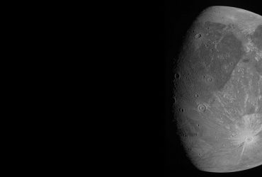 Станція Juno надіслала унікальні фото величезного крижаного супутника Юпітера