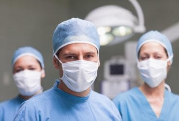 Мінімальні зарплати медикам хочуть підвищити: скільки будуть отримувати лікарі