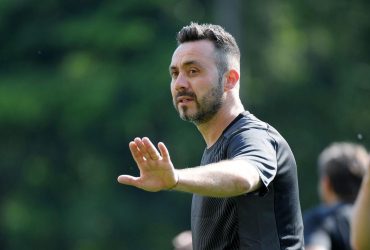 Бывший тренер Шахтера Де Дзерби возглавил одного из лидеров АПЛ