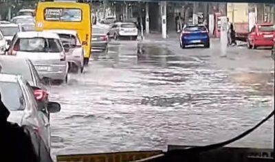 Silnejshij Liven Za 15 Minut Zatopil Odessu Video Unian