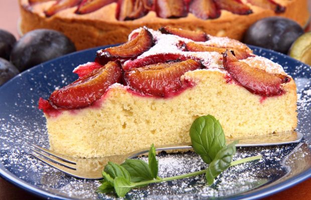 Вкусный пирог с клубникой: как приготовить ягодную вкуснятину