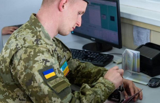 В Україну не пропустили російську акторку (фото)