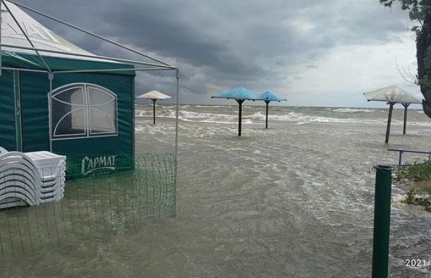 У Кирилівці та Бердянську затопило пляжі: ось що від них залишилося (фото, відео)