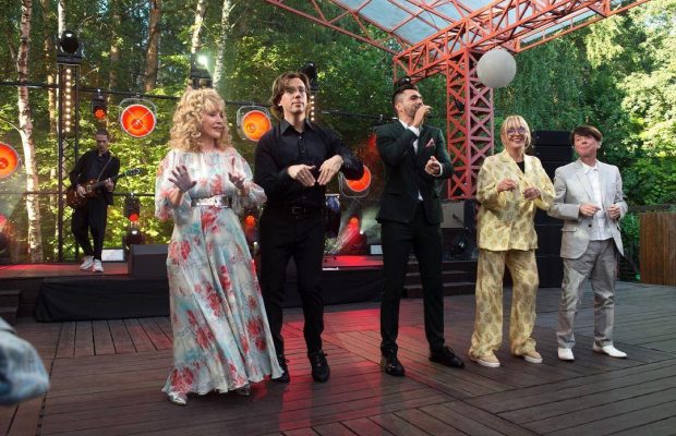 Алла Пугачева поразила своим внешним видом на семейном празднике (фото)