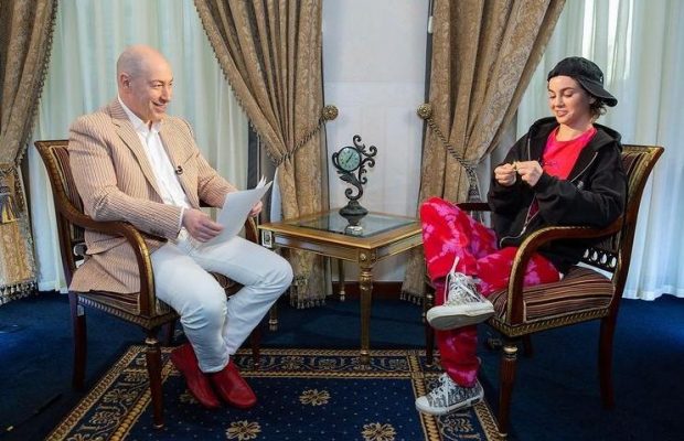 "Очко!": Гордон снова отметился нелепой шуткой во время интервью с блогершей Марьяной Ро (видео)