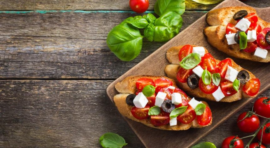 Какую еду взять в дорогу летом - перечень сытных продуктов, которые не портятся