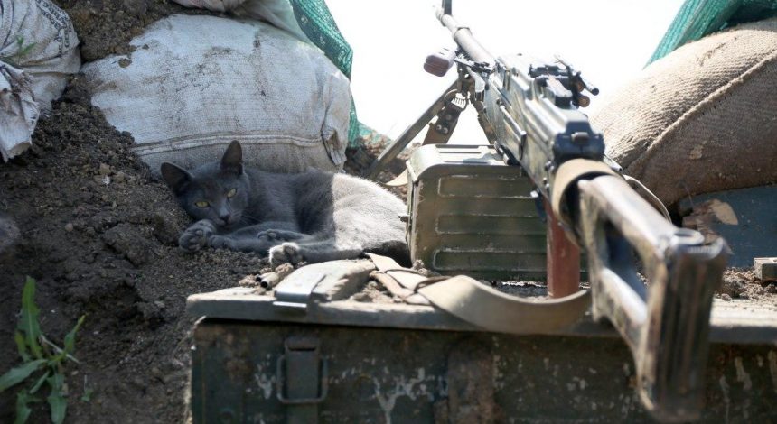 Російські окупанти поранили двох українських військових на Донбасі