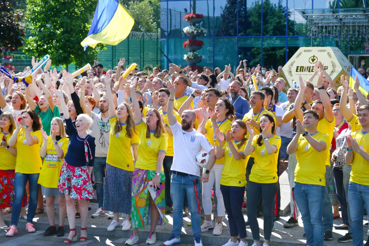 Епіцентр привітав Збірну України з перемогою і виходом в 1/4 фіналу Євро-2020 Епіцентр привітав Збірну України з перемогою і виходом в 1/4 фіналу Євро-2020