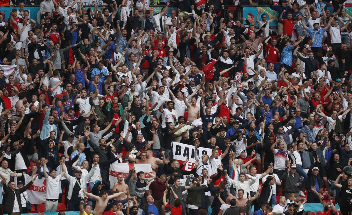 Фанаты сборной Англии / фото REUTERS