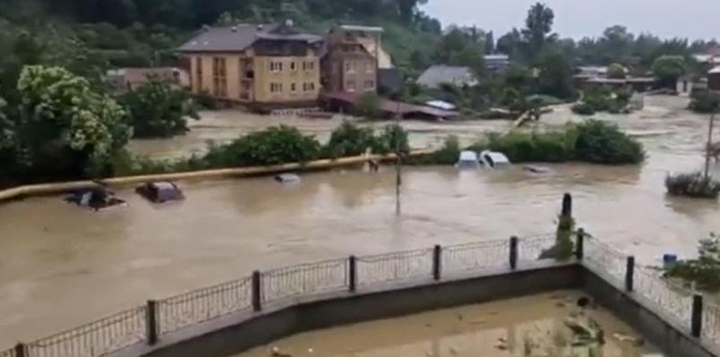 Сочі затопило / скріншот з відео Сочі затопило / скріншот з відео