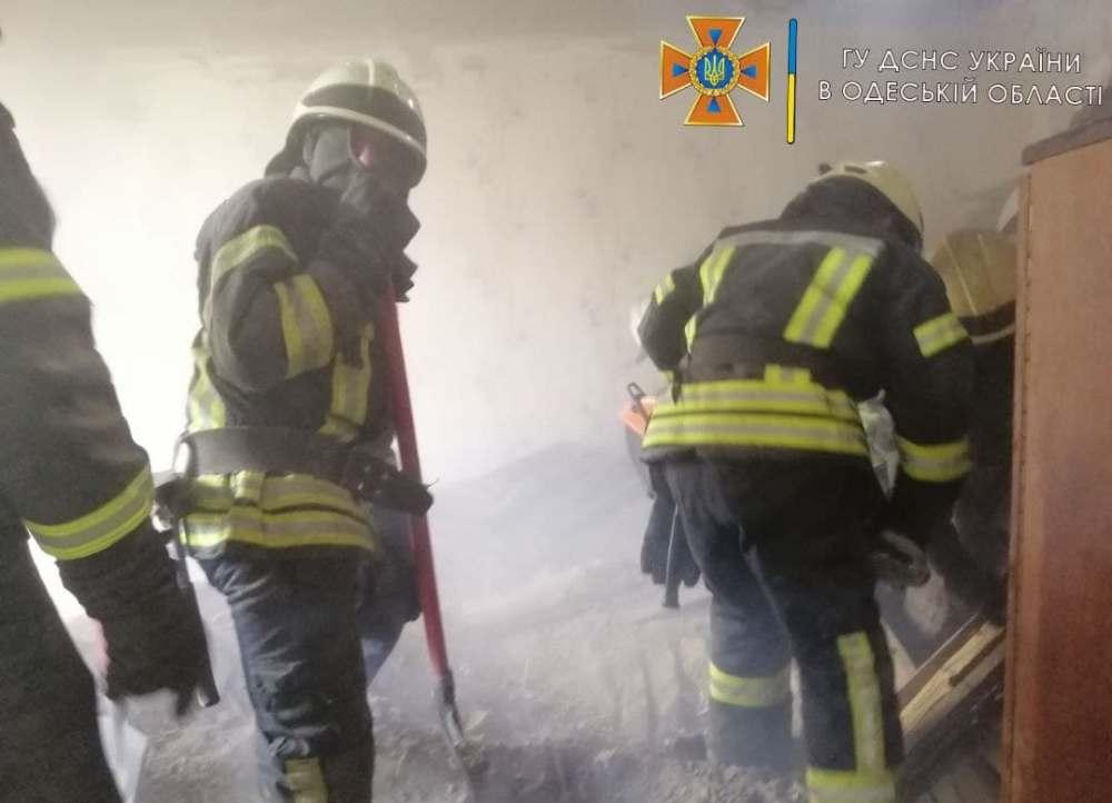 В Одесі поліція розслідує загибель пенсіонерки, на яку у квартирі впала стеля В Одесі поліція розслідує загибель пенсіонерки, на яку у квартирі впала стеля