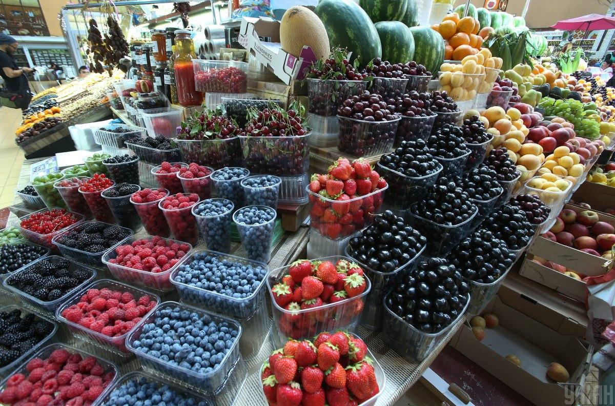 В Украине предложение клубники продолжает увеличиваться / фото УНИАН, Александр Синица В Украине предложение клубники продолжает увеличиваться / фото УНИАН, Александр Синица