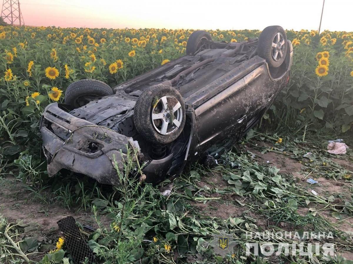 В ДТП погибла 9-летняя девочка / фото пресс-служба полиции В ДТП погибла 9-летняя девочка / фото пресс-служба полиции