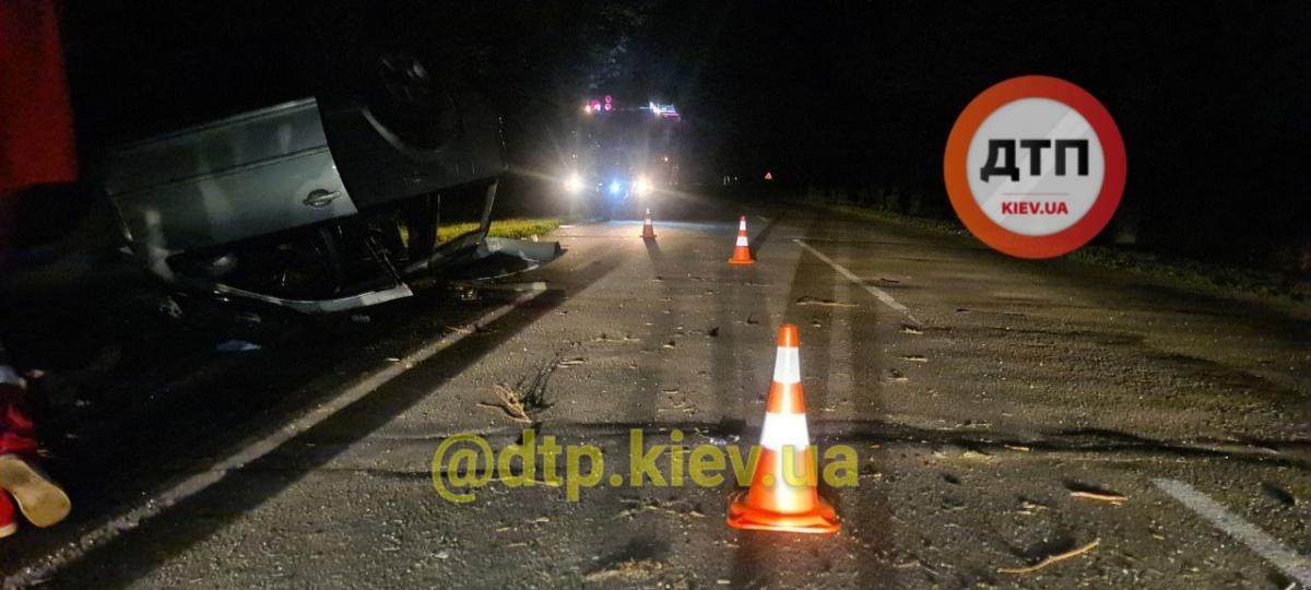 В аварії під Києвом загинули двоє людей / фото dtp.kiev.ua В аварії під Києвом загинули двоє людей / фото dtp.kiev.ua