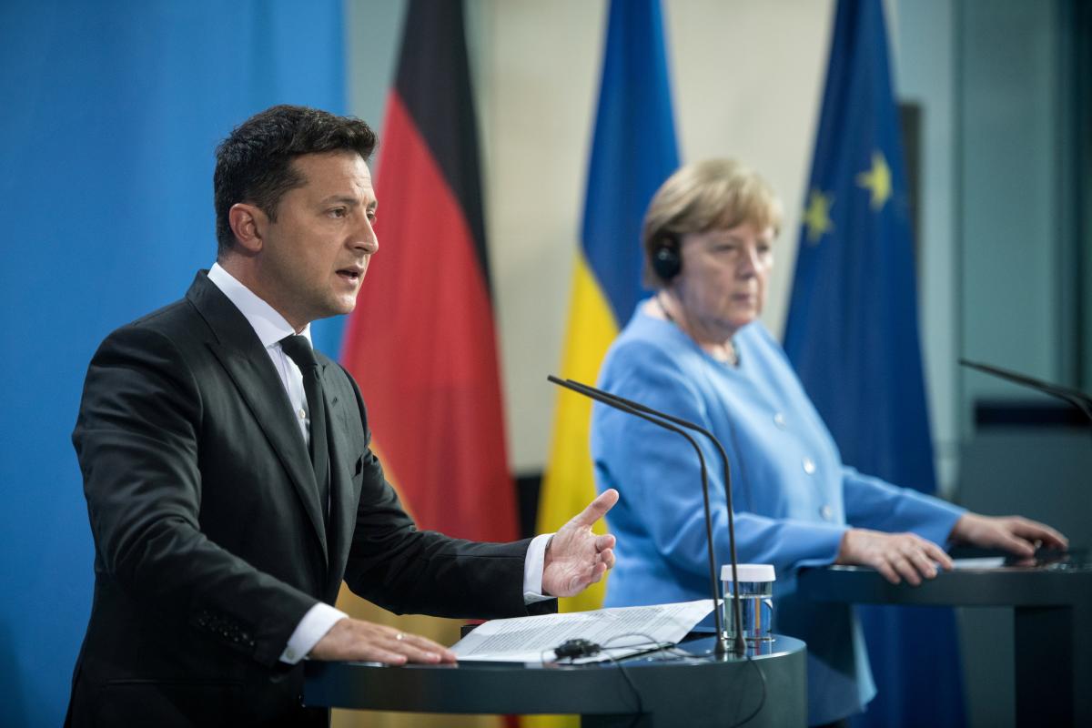 Зеленский отметил, что он доволен встречей с Меркель / фото REUTERS