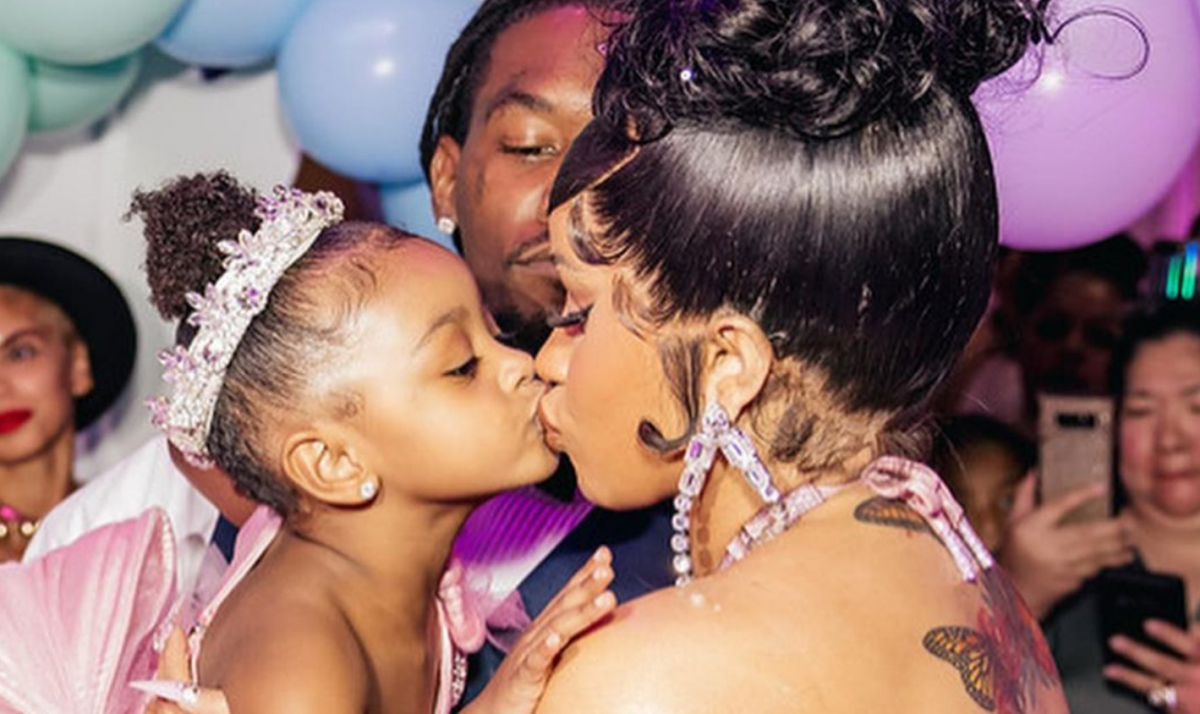 Карди Би подарила дочке ожерелье и вызвала шквал критики / фото instagram.com/iamcardib Карди Би подарила дочке ожерелье и вызвала шквал критики / фото instagram.com/iamcardib