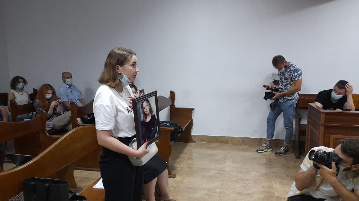 Анастасия Ноздровская - дочь убитой / фото УНИАН, Дмитрий Хилюк Анастасия Ноздровская - дочь убитой / фото УНИАН, Дмитрий Хилюк