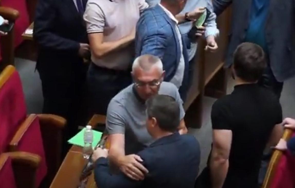 Івченко вдарив Сольського кулаком в обличчя / скріншот Івченко вдарив Сольського кулаком в обличчя / скріншот