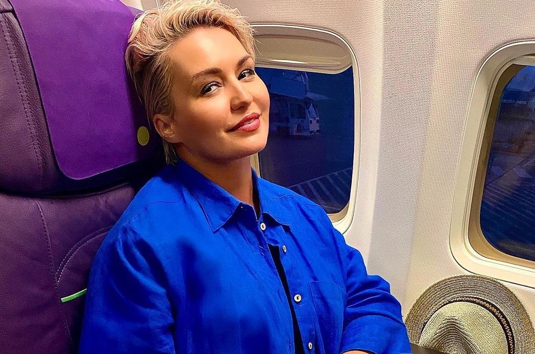 Співачка впевнена, що вакуумний масаж позбавляє її від стресу / фото - instagram.com/katyalelofficial Співачка впевнена, що вакуумний масаж позбавляє її від стресу / фото - instagram.com/katyalelofficial