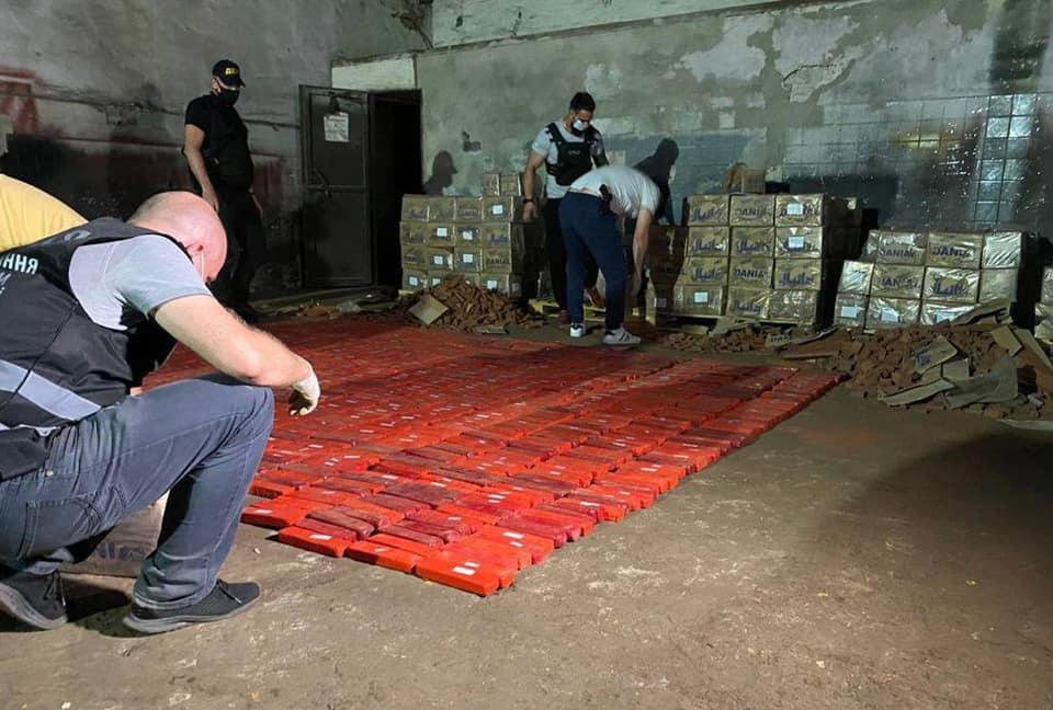 Організаторів контрабанди затримано / фото facebook.com/VenediktovaIryna Організаторів контрабанди затримано / фото facebook.com/VenediktovaIryna