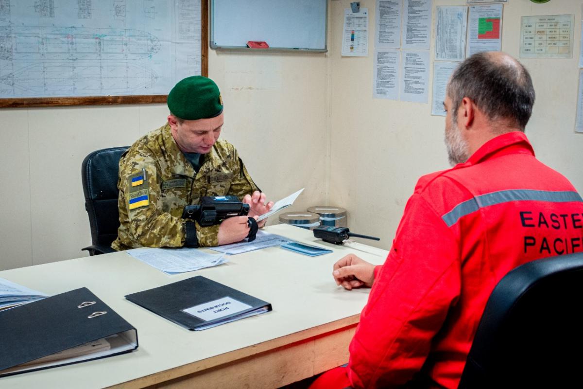 Росіяни показали недійсні паспорти окупованого Криму / dpsu.gov.ua Росіяни показали недійсні паспорти окупованого Криму / dpsu.gov.ua