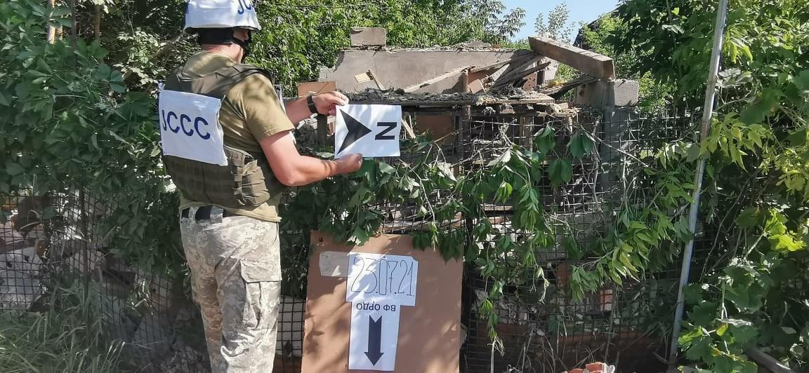 Разрушены здания, везде осколки: боевики обстреляли жителей Опытного Разрушены здания, везде осколки: боевики обстреляли жителей Опытного