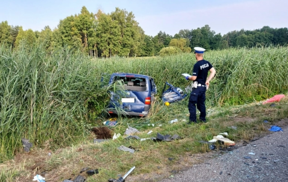 У Польщі в ДТП потрапили українці \ фото KPP Radomsko У Польщі в ДТП потрапили українці \ фото KPP Radomsko