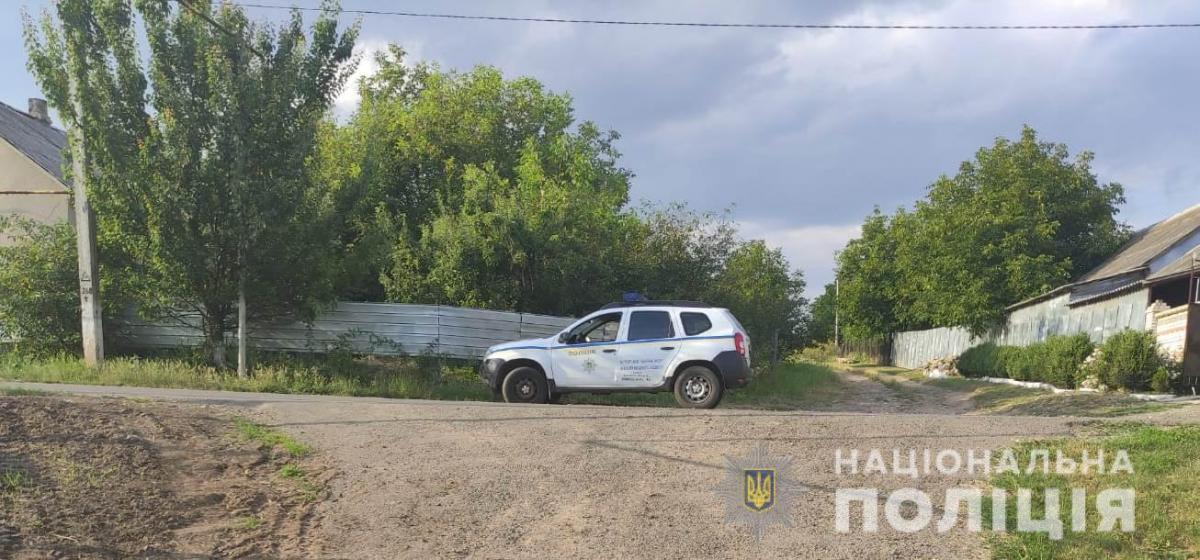 Дитина керувала мотоциклом батьків без шолома / фото НПУ Дитина керувала мотоциклом батьків без шолома / фото НПУ
