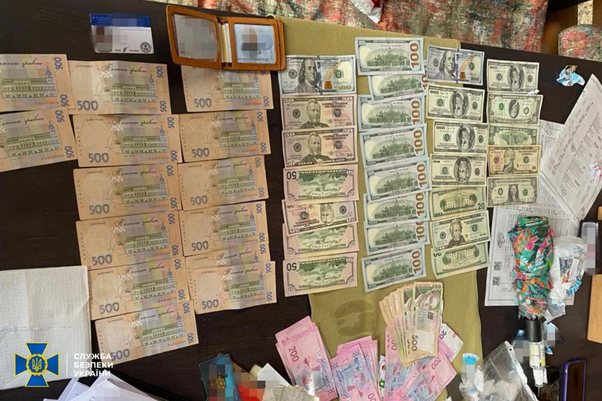 Вартість «послуг» стартувала від 1,5 тис. доларів / фото СБУ Вартість «послуг» стартувала від 1,5 тис. доларів / фото СБУ