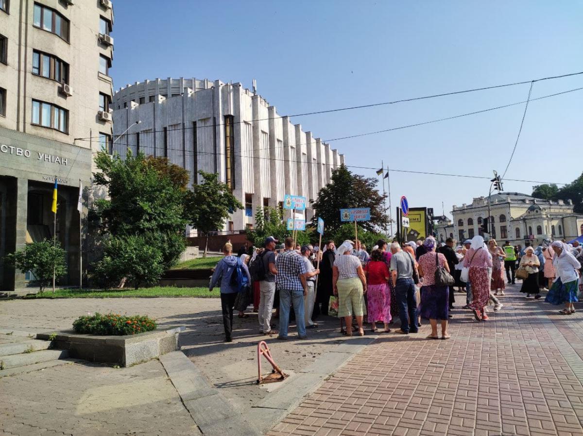 Крестный ход в центре Киева / фото УНИАН Крестный ход в центре Киева / фото УНИАН