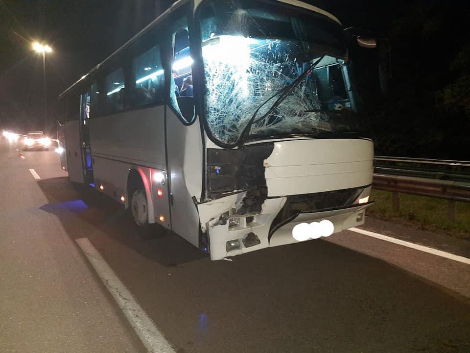На Рівненщині у ДТП потрапив автобус з десятками прочан, які поверталися з Києва до Львова На Рівненщині у ДТП потрапив автобус з десятками прочан, які поверталися з Києва до Львова