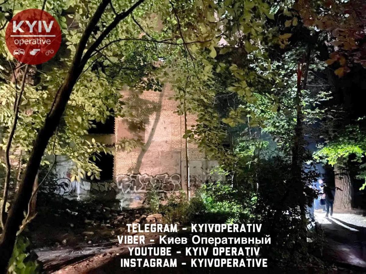 Вибух стався у покинутій будівлі / фото: Киев Оперативный Facebook Вибух стався у покинутій будівлі / фото: Киев Оперативный Facebook