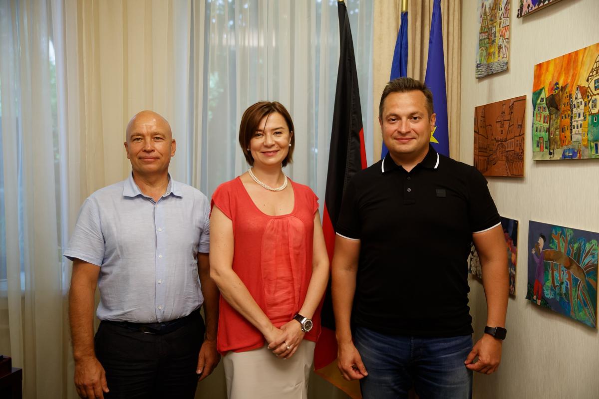 Бізнес-парк 'Екополіс ХТЗ' підписав меморандум з 'Агрофудкластер Харків' Бізнес-парк 'Екополіс ХТЗ' підписав меморандум з 'Агрофудкластер Харків'