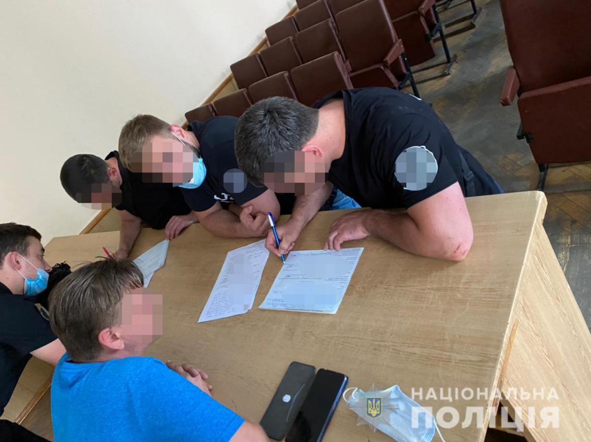 30 липня під ОП противники ЛГБТ почубилися з копами / kyiv.npu.gov.ua 30 липня під ОП противники ЛГБТ почубилися з копами / kyiv.npu.gov.ua
