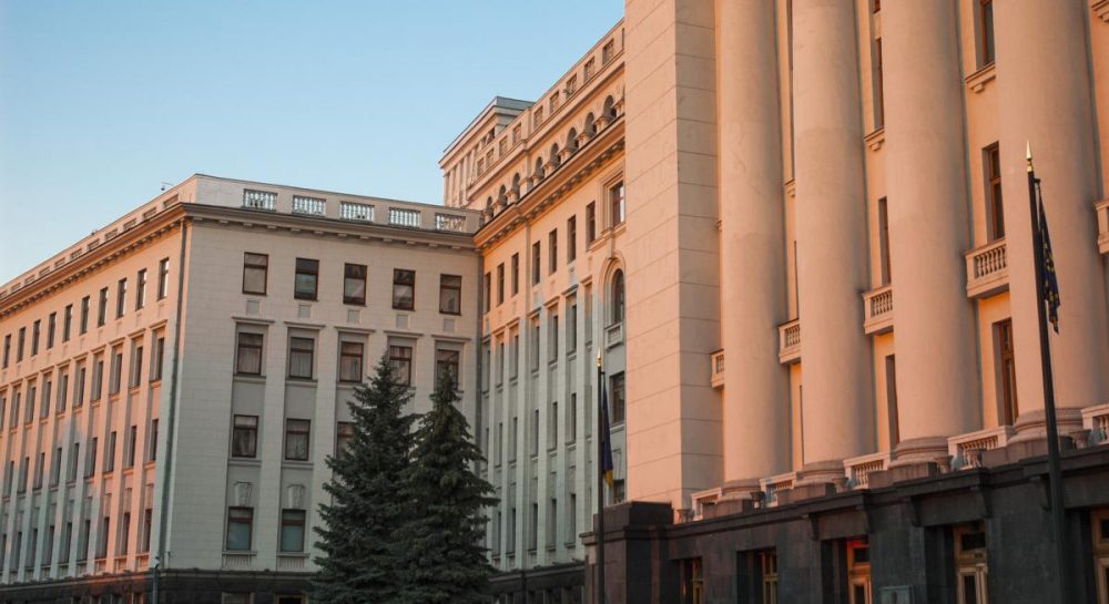 У Зеленского отреагировали на заявление Резникова о размещении войск США в Украине - Vimarsana News
