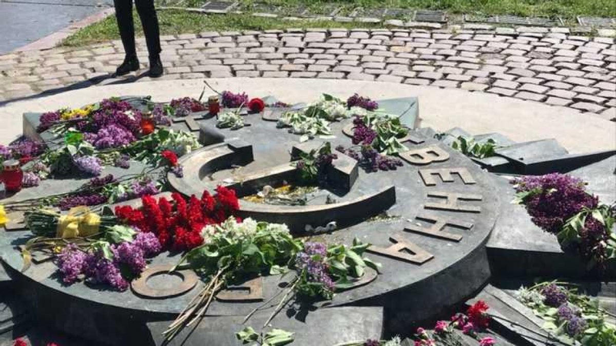 В Кремле бьют тревогу из-за декоммунизации военного монумента во Львове: направили ноту протеста