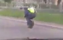 У Києві помітили чоловіка, який розігнався на моноколесі до 60 кілометрів на годину (відео)