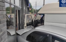 В Днепре у водителя случился приступ эпилепсии во время движения: произошло масштабное ДТП (видео)