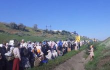 Хреста хода Московського патріархату паралізувала рух на трасі під Одесою (фото, відео)