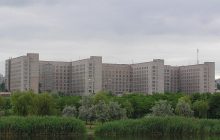 "Не подобається - несіть з дому": пацієнти показали жахливі умови в лікарні Кривого Рогу (відео)