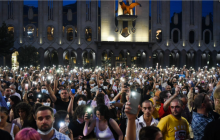 Смерть оператора в Грузії: учасники масштабного мітингу вимагають відставки уряду (відео)