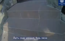 У Києві дворічна дівчинка ледь не потонула у басейні: порятунок потрапив на відео