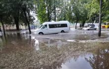 Черкассы затопило: люди остались без света (видео)