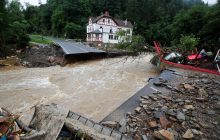 Из-за наводнения в Германии более 1300 человек пропали без вести (фоторепортаж, видео)