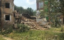 На Львовщине обрушился подъезд четырехэтажного дома, где два года назад погибли 8 человек (фото)