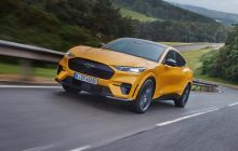Ford випустив ароматизатор із запахом бензину для власників електромобілів
