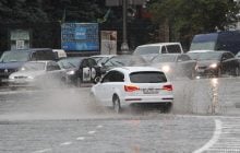 Київ "атакувала" потужна злива: за півгодини - тижнева норма опадів (фоторепортаж)